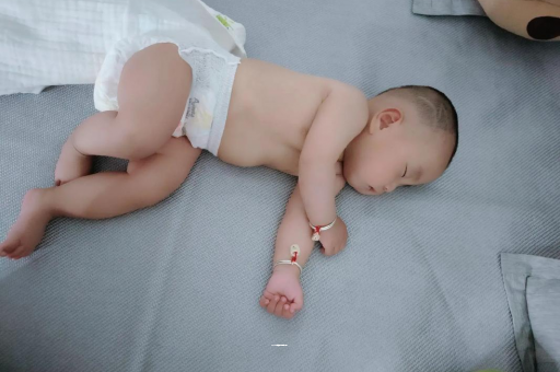 丽江1岁宝宝可以吃盐吗